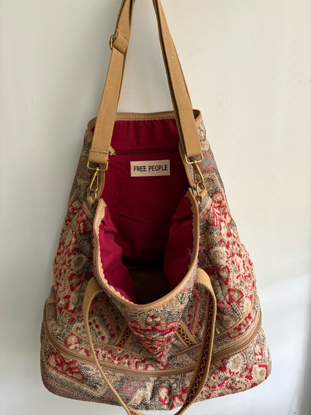 Free People Magic Carpet Weekender Bag !!🔥 RARE & STUNNING 🔥 - Picture 3 of 16